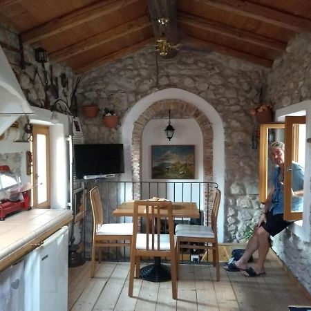 Вілла Il Rustico Di Peri Екстер'єр фото